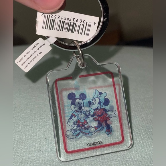 Disney Mickey and Minnie Keychain - Picture 2 of 3